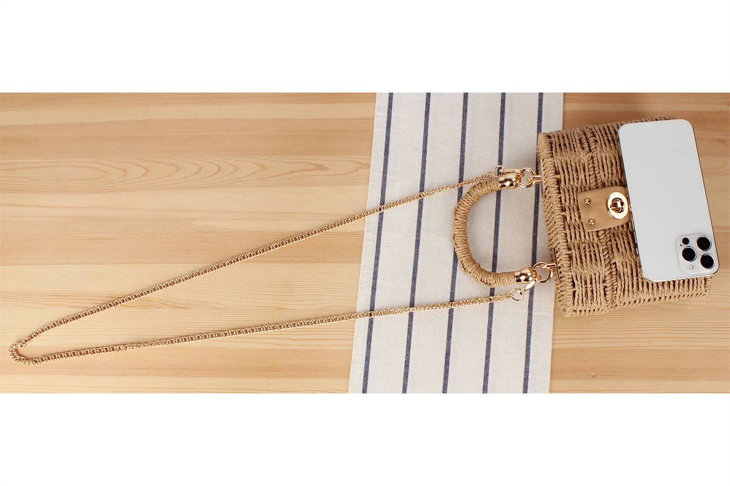 Front Lock Straw Bag