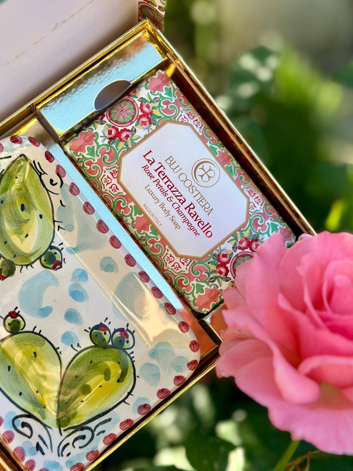 La Terrazza Ravello Soap & Ceramic Dish Box Set front | MILK MONEY milkmoney.co | white elephant gift ideas, gift, mother's day gift ideas, white elephant gift, gift shops near me, cute home decor, mother's day gift, cute home accents, handmade in USA, elegant home decor, luxury home, luxury gifts
Unique gifts, Best gifts for her, Gift ideas for him. Last-minute gifts
Cheap gift ideas, Gifts for women, Luxury gifts