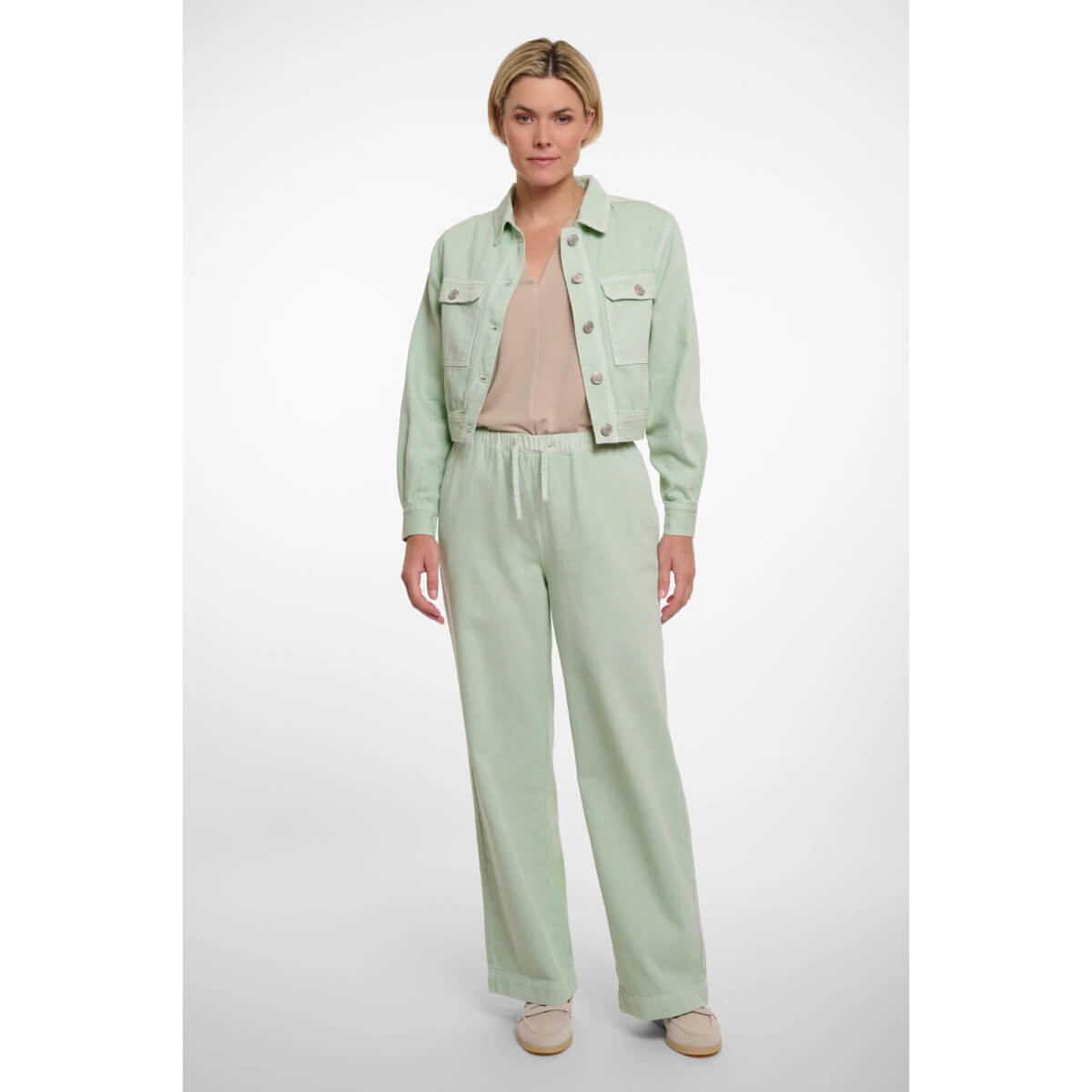 Arizona Denim Jacket leaf front | MILK MONEY milkmoney.co | cute jackets for women. cute coats. cool jackets for women. stylish jackets for women. trendy jackets for women. trendy womens coats.