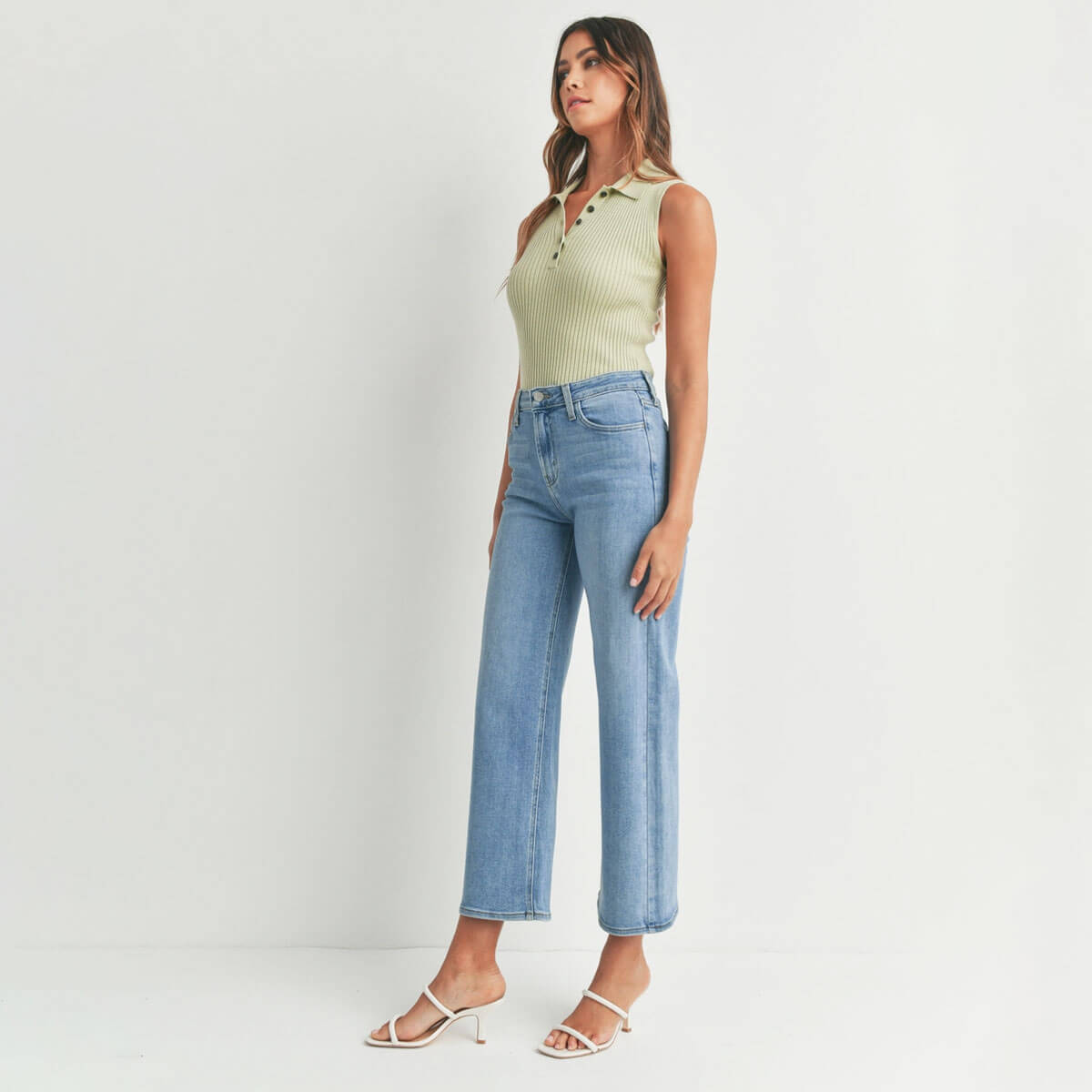 Classic Slim Wide Leg Jeans med wash side | MILK MONEY milkmoney.co | cute clothes for women. womens online clothing. trendy online clothing stores. womens casual clothing online. trendy clothes online. trendy women's clothing online. ladies online clothing stores. trendy women's clothing stores. cute female clothes.