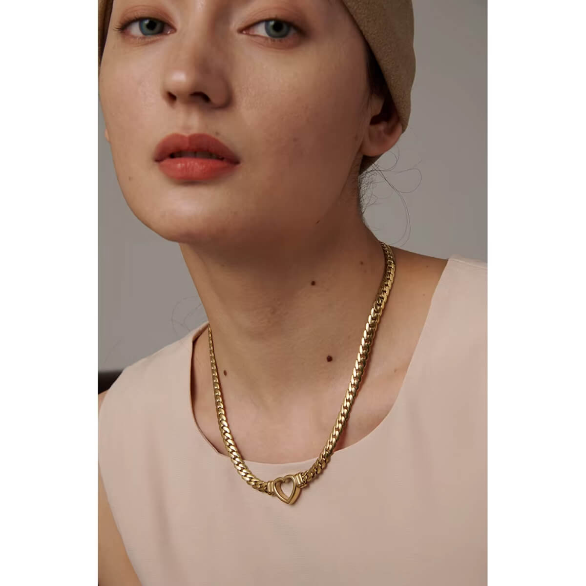 Heart Charm Cuban Link Necklace gold front | MILK MONEY milkmoney.co | cute necklaces. pretty necklaces. trendy necklaces.
cute simple necklaces. cute gold necklace. cute cheap necklaces. cute necklaces for women. trendy layered necklaces. casual necklace. cute trendy necklaces