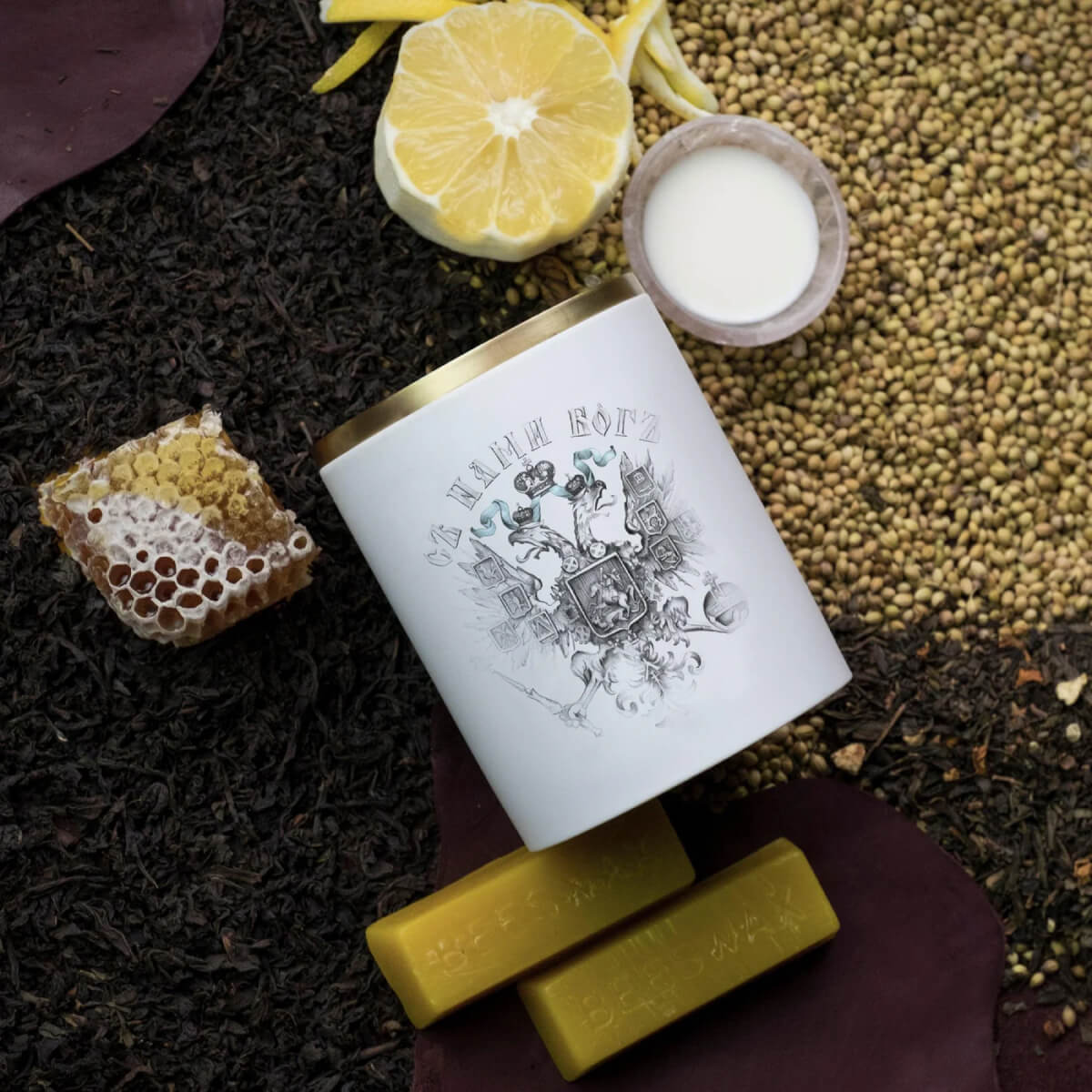 L'Objet Thé Russe No.75 Candle - 3 Wick lifestyle | MILK MONEY milkmoney.co | white elephant gift ideas, gift, mother's day gift ideas, white elephant gift, gift shops near me, cute home decor, mother's day gift, cute home accents, handmade in USA, elegant home decor