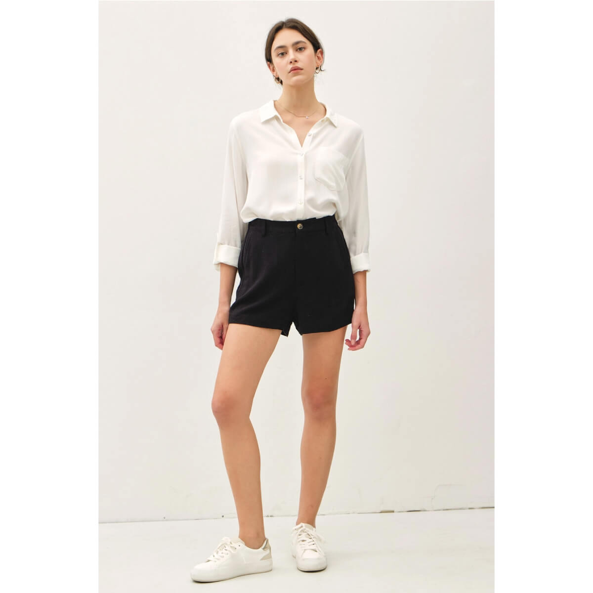 Linen Shorts black front | MILK MONEY milkmoney.co | cute clothes for women. womens online clothing. trendy online clothing stores. womens casual clothing online. trendy clothes online. trendy women's clothing online. ladies online clothing stores. trendy women's clothing stores. cute female clothes.