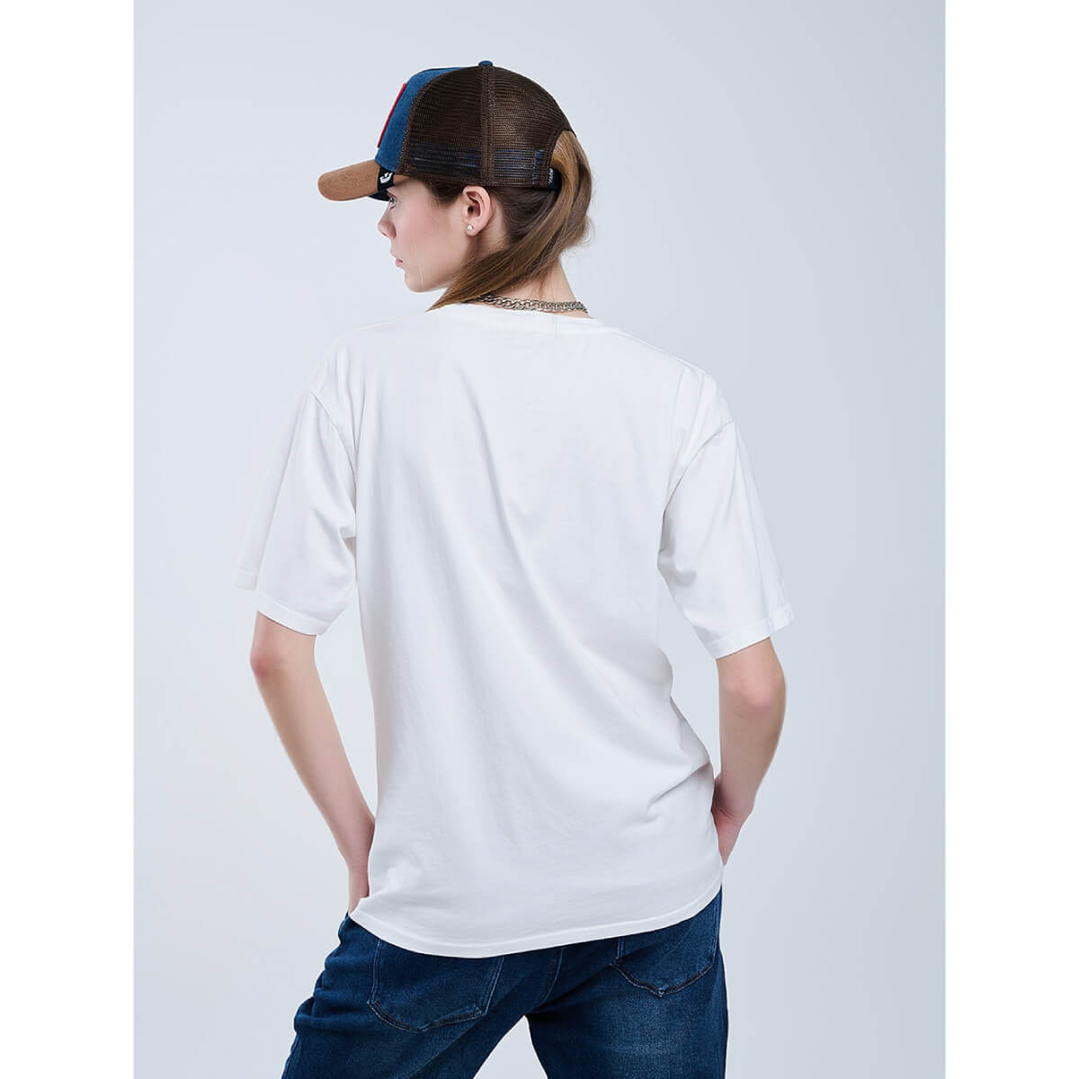 Oversized Soho New York T-Shirt white back | MILK MONEY milkmoney.co | cute tops for women. trendy tops for women. cute blouses for women. stylish tops for women. pretty womens tops.