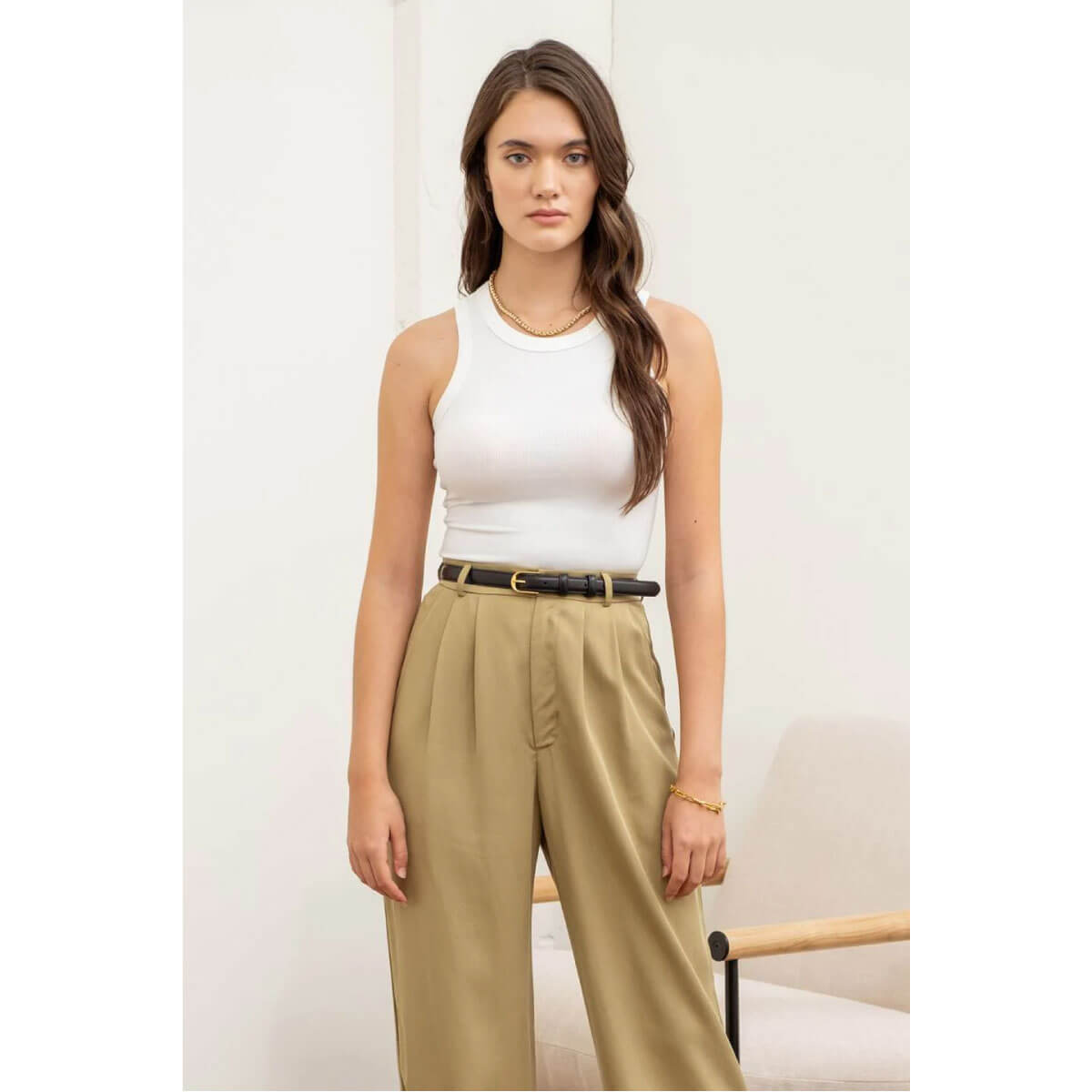 Ribbed Seamless Cropped Tank Top white front | MILK MONEY milkmoney.co | cute tops for women. trendy tops for women. cute blouses for women. stylish tops for women. pretty womens tops.