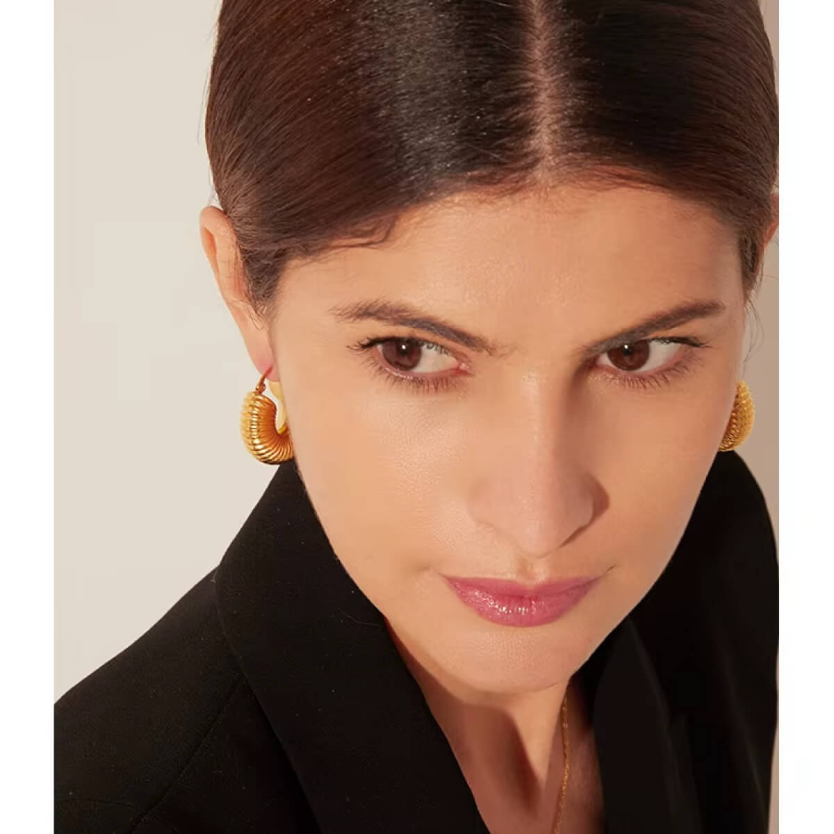 Ribbed Thick Hoop Earrings gold front | MILK MONEY milkmoney.co | cute earring sets. cute dangle earrings. cute hoop earrings. cute cheap earrings. cute cheap earrings. cute small earrings. fun dangle earrings. trendy dangle earrings. affordable earrings. trendy dangle earrings. cute drop earrings. cute trendy earrings.