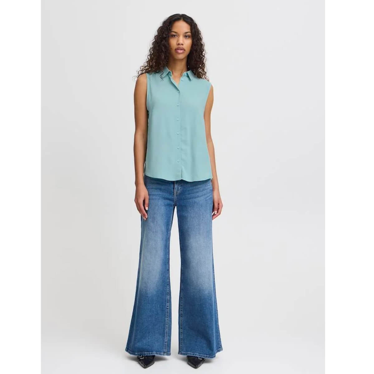 Sleeveless Button Up Shirt blue front | MILK MONEY milkmoney.co | cute tops for women. trendy tops for women. cute blouses for women. stylish tops for women. pretty womens tops.