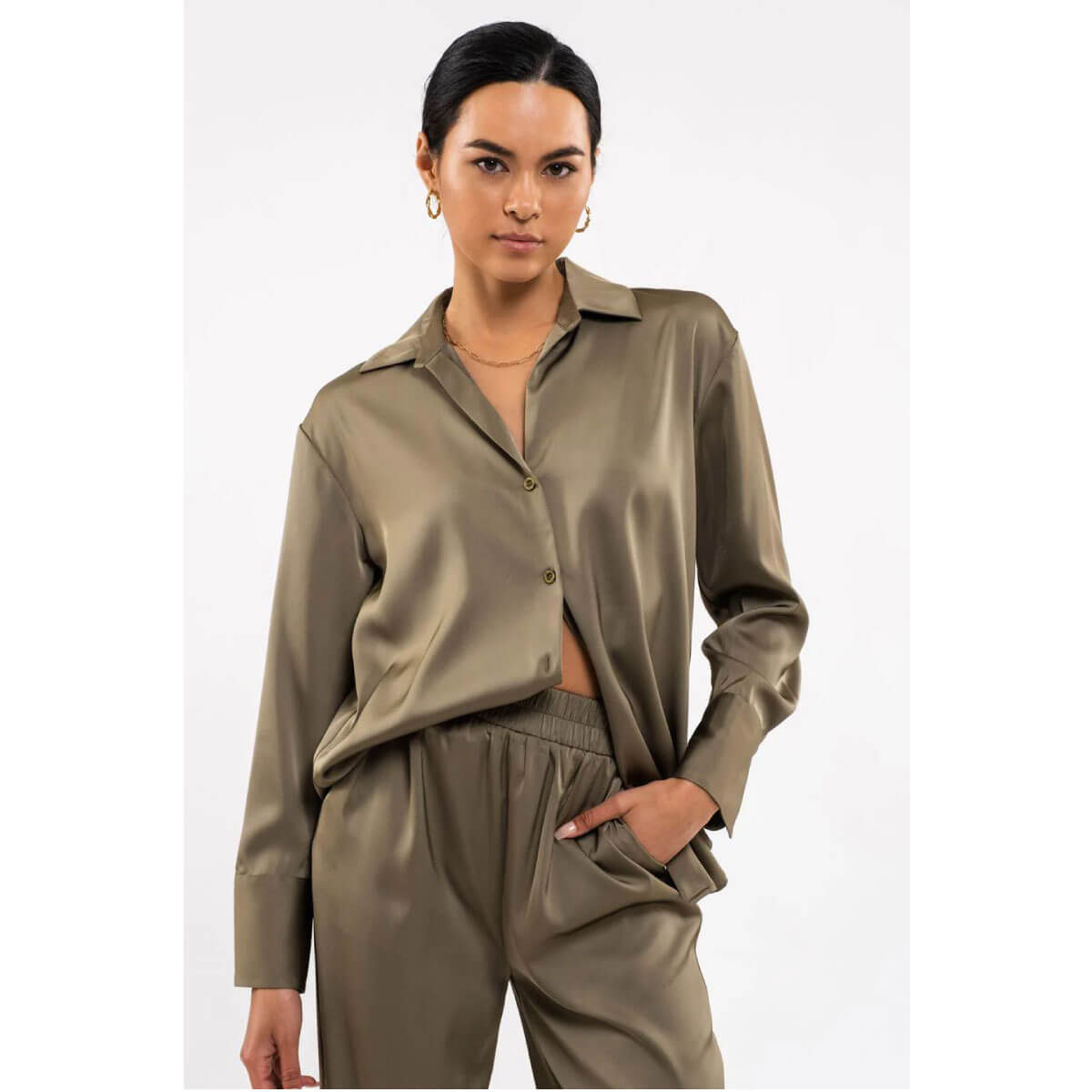 Solid Stain Button Up Blouse olive front | MILK MONEY milkmoney.co | cute tops for women. trendy tops for women. cute blouses for women. stylish tops for women. pretty womens tops.