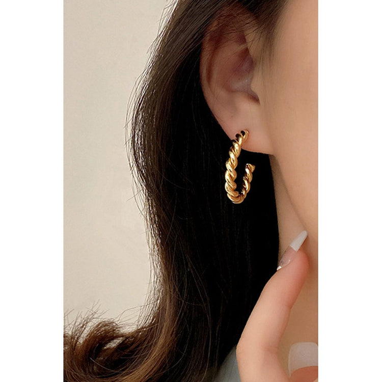 Spiral Twist Hoop Earrings gold large | MILK MONEY milkmoney.co | cute earring sets. cute dangle earrings. cute hoop earrings. cute cheap earrings. cute cheap earrings. cute small earrings. fun dangle earrings. trendy dangle earrings. affordable earrings. trendy dangle earrings. cute drop earrings. cute trendy earrings.  