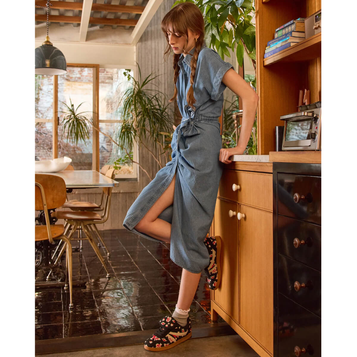 Steve Madden Denim Tori Dress blue front | MILK MONEY milkmoney.co | cute clothes for women. womens online clothing. trendy online clothing stores. womens casual clothing online. trendy clothes online. trendy women's clothing online. ladies online clothing stores. trendy women's clothing stores. cute female clothes.