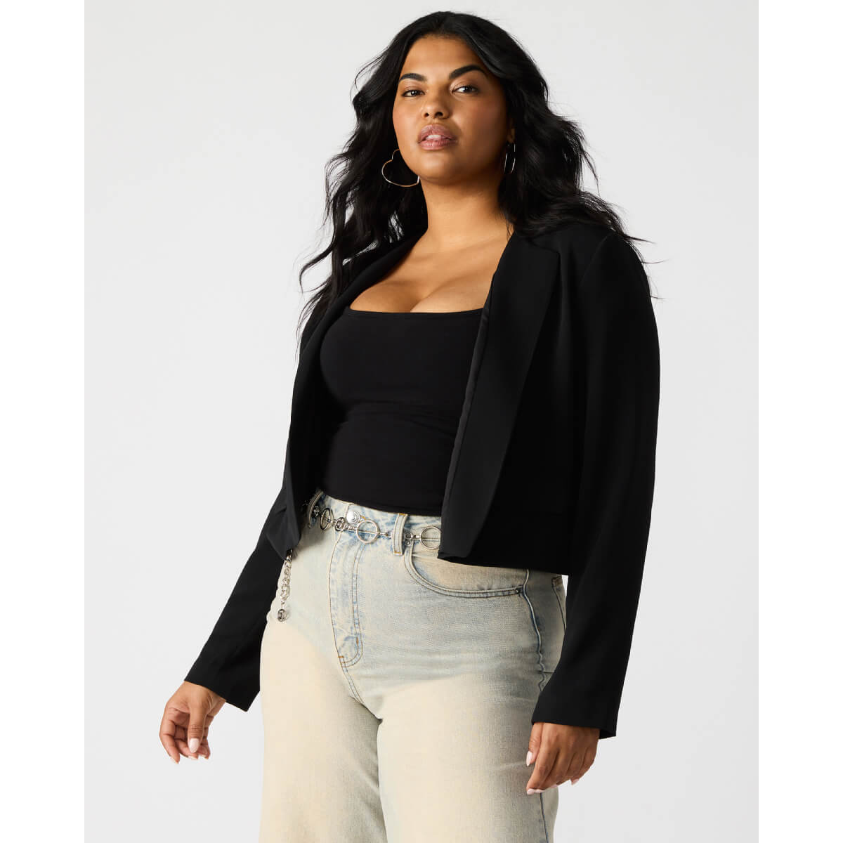Steve Madden Serene Crop Blazer black front | MILK MONEY milkmoney.co | cute jackets for women. cute coats. cool jackets for women. stylish jackets for women. trendy jackets for women. trendy womens coats.