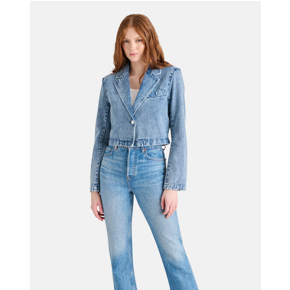 Steve Madden Tarin Denim Cropped Blazer front | MILK MONEY milkmoney.co | cute jackets for women. cute coats. cool jackets for women. stylish jackets for women. trendy jackets for women. trendy womens coats.