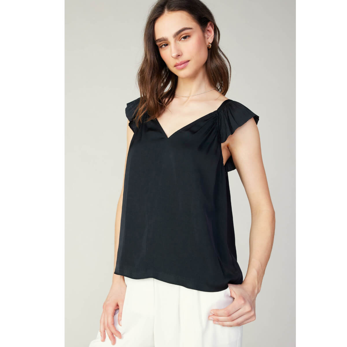 Sweetheart Neck Pleated Top black front | MILK MONEY milkmoney.co | cute tops for women. trendy tops for women. cute blouses for women. stylish tops for women. pretty womens tops.