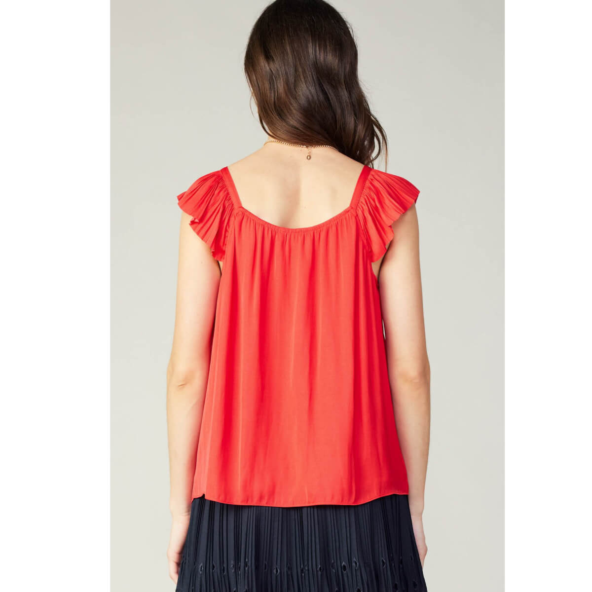 Sweetheart Neck Pleated Top red back | MILK MONEY milkmoney.co | cute tops for women. trendy tops for women. cute blouses for women. stylish tops for women. pretty womens tops.