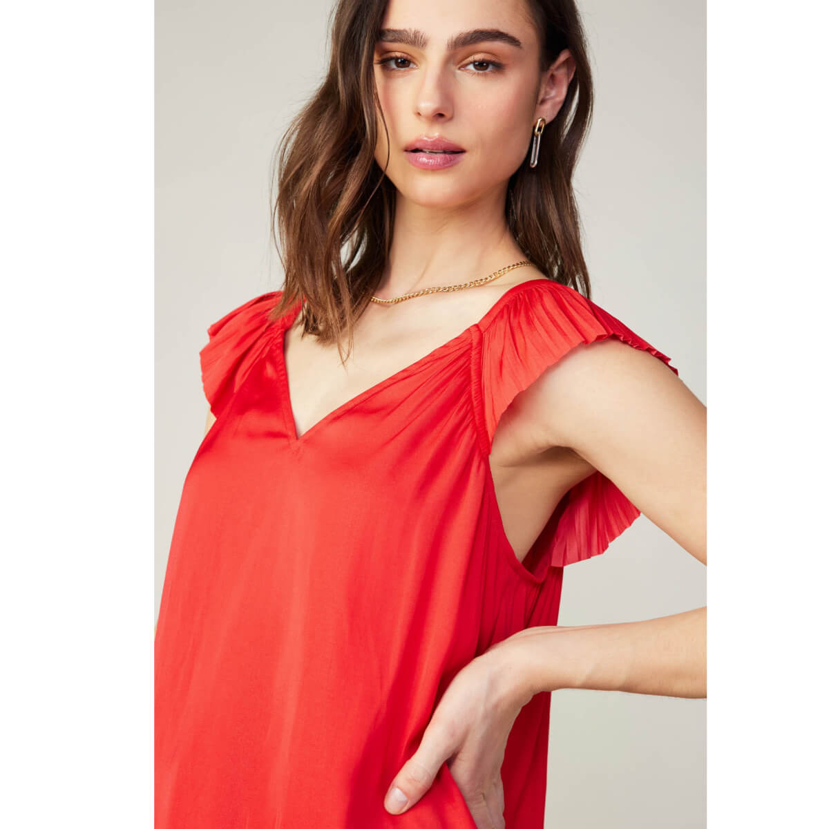 Sweetheart Neck Pleated Top red front | MILK MONEY milkmoney.co | cute tops for women. trendy tops for women. cute blouses for women. stylish tops for women. pretty womens tops.