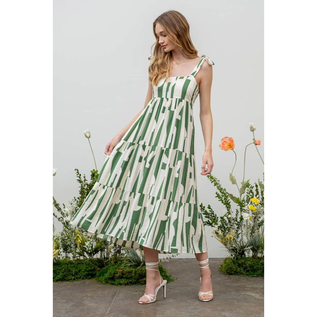 Tiered Abstract Print Midi Dress green front | MILK MONEY milkmoney.co | cute clothes for women. womens online clothing. trendy online clothing stores. womens casual clothing online. trendy clothes online. trendy women's clothing online. ladies online clothing stores. trendy women's clothing stores. cute female clothes.