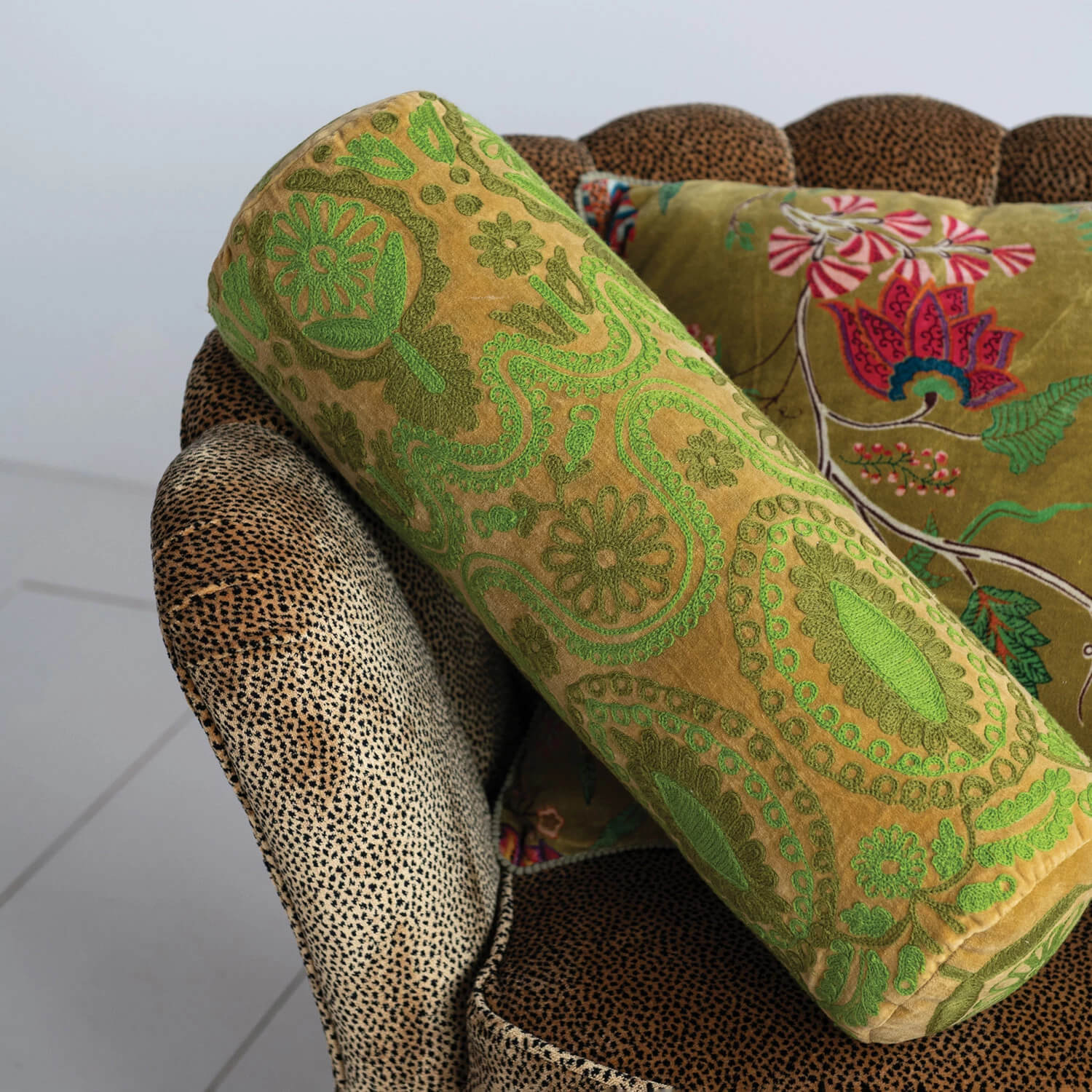 | MILK MONEY milkmoney.co | Home decor online, Modern home decor, Luxury home furnishings, Best home decor, Home accessories for sale, Living room furniture sets, Kitchen decor ideas, Wall art for home, Bathroom accessories, Vintage home decor, Minimalist home decor