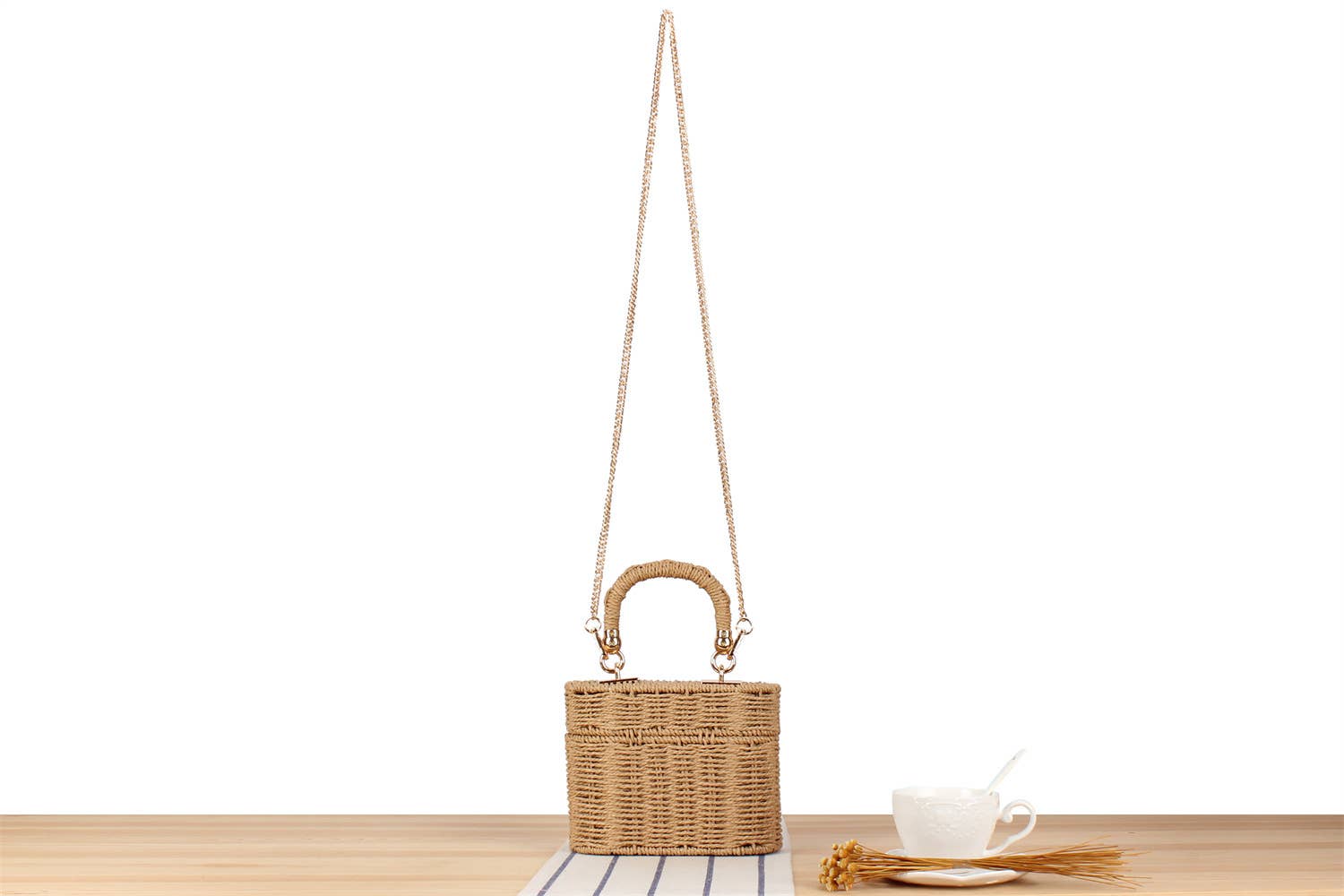 Front Lock Straw Bag