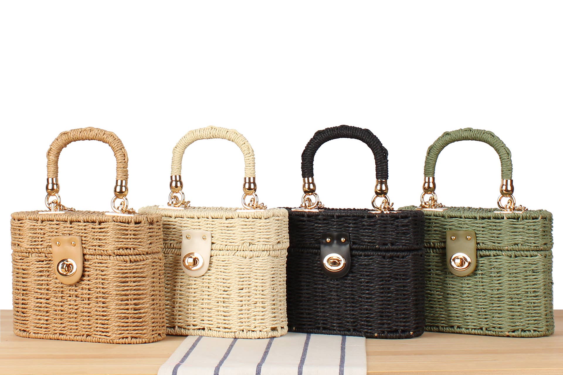 Front Lock Straw Bag