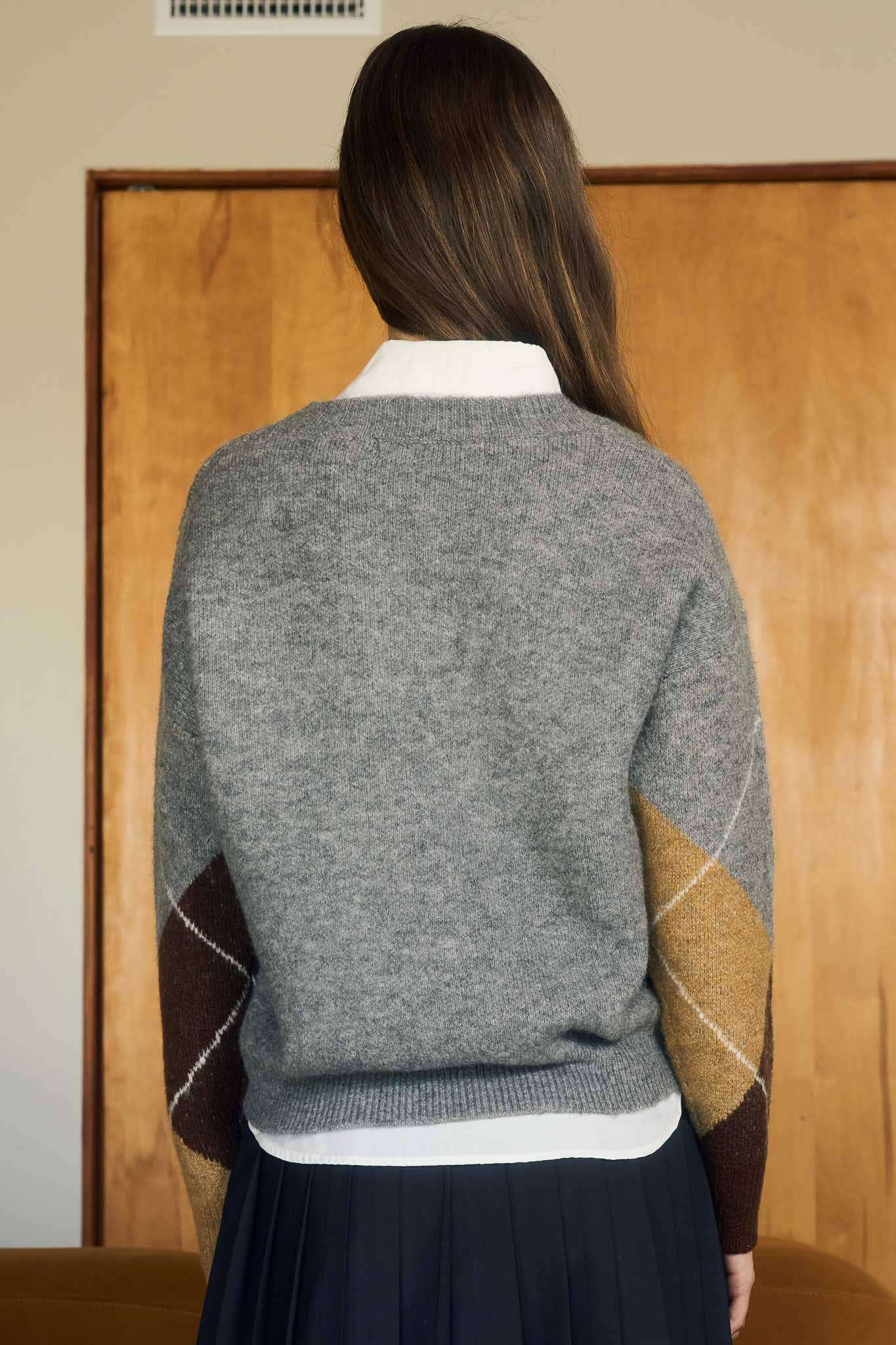 Argyle V-Neck Pullover Sweater