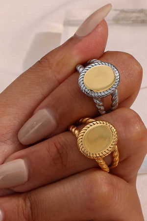 Oval Signet Ring Gold model | MILK MONEY milkmoney.co | cute rings, simple rings, casual rings, simple rings for women, trendy rings, cute rings for women, cute cheap rings, casual rings for women
