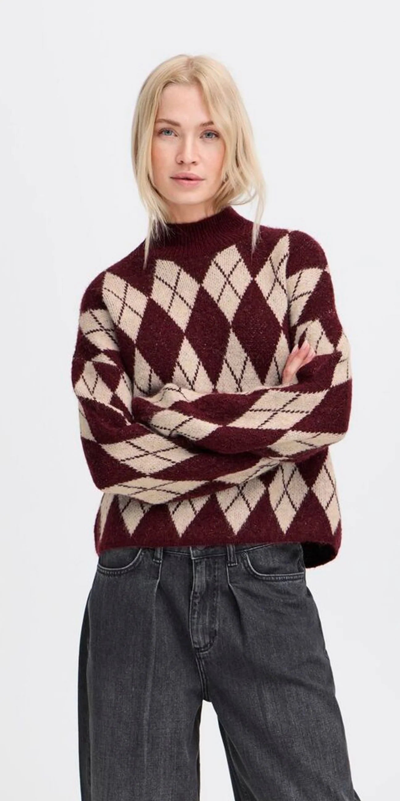 b. young Bynafta Argyle Jumper