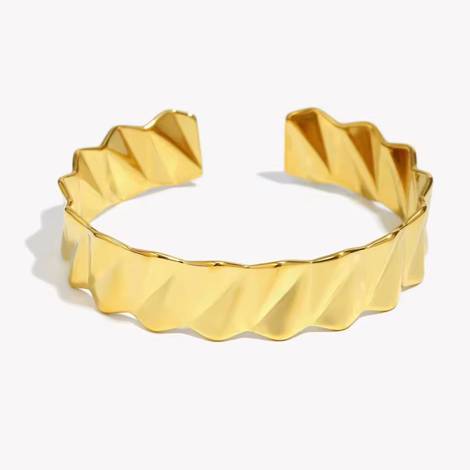 Geometric Wave Pattern Bracelet