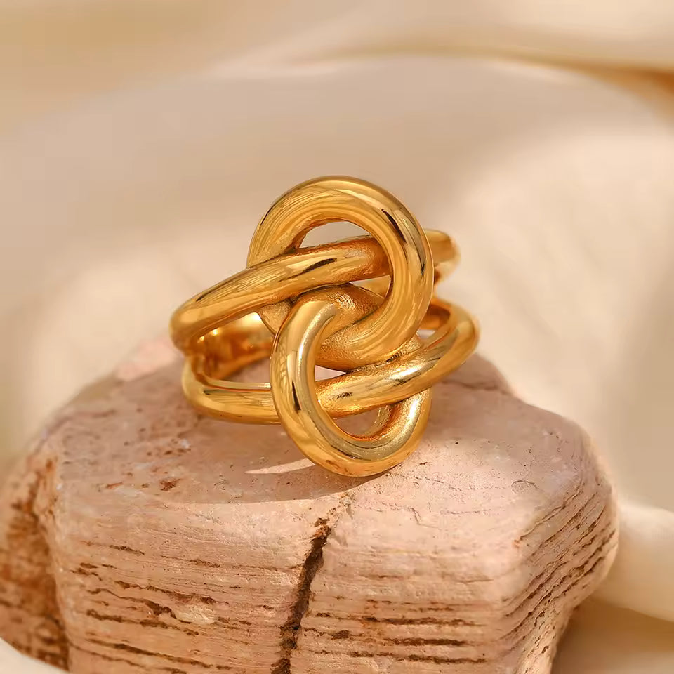 Geometric Knot Ring