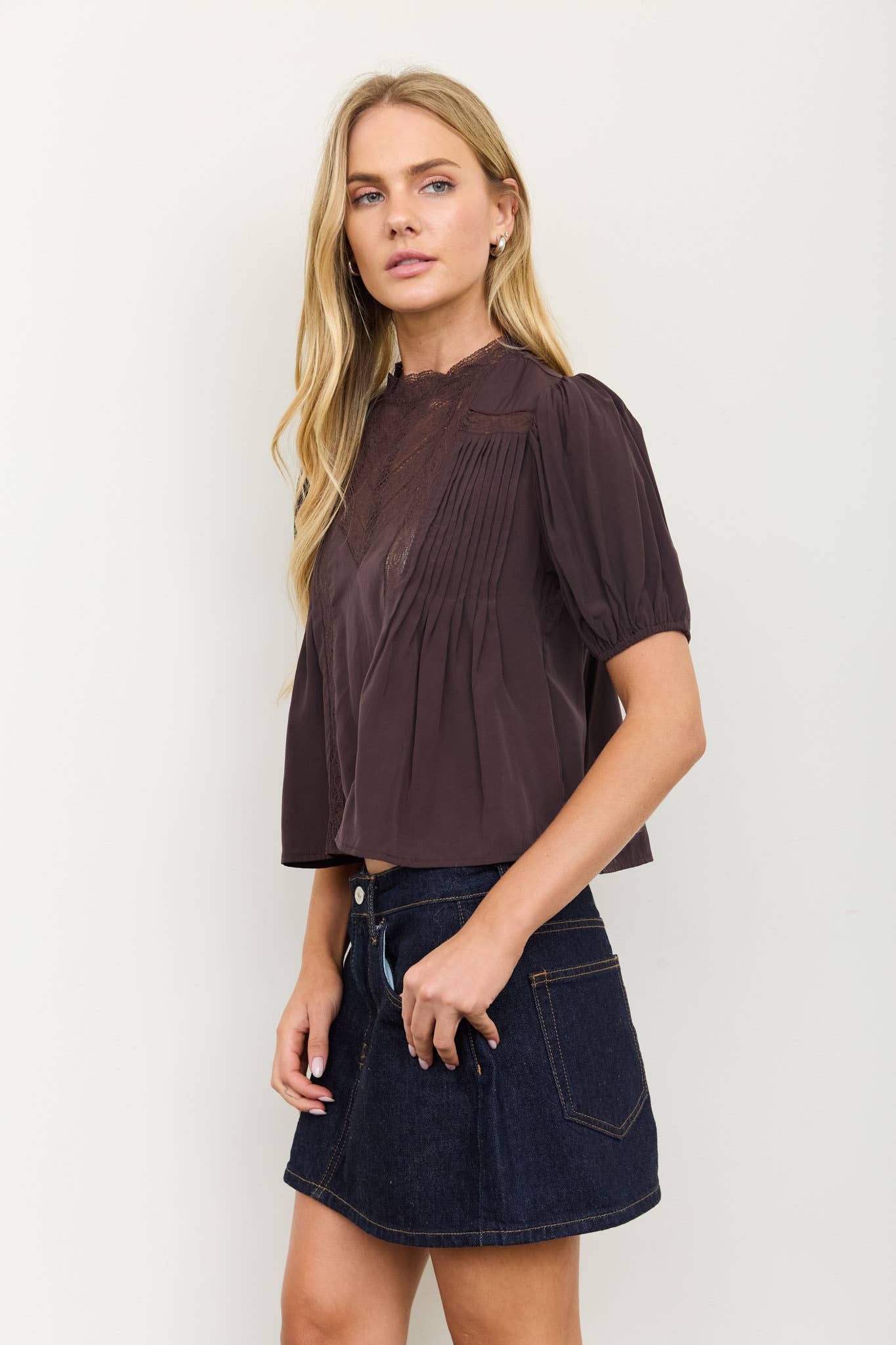 Lace-Trim Pintuck Puff Sleeve Top