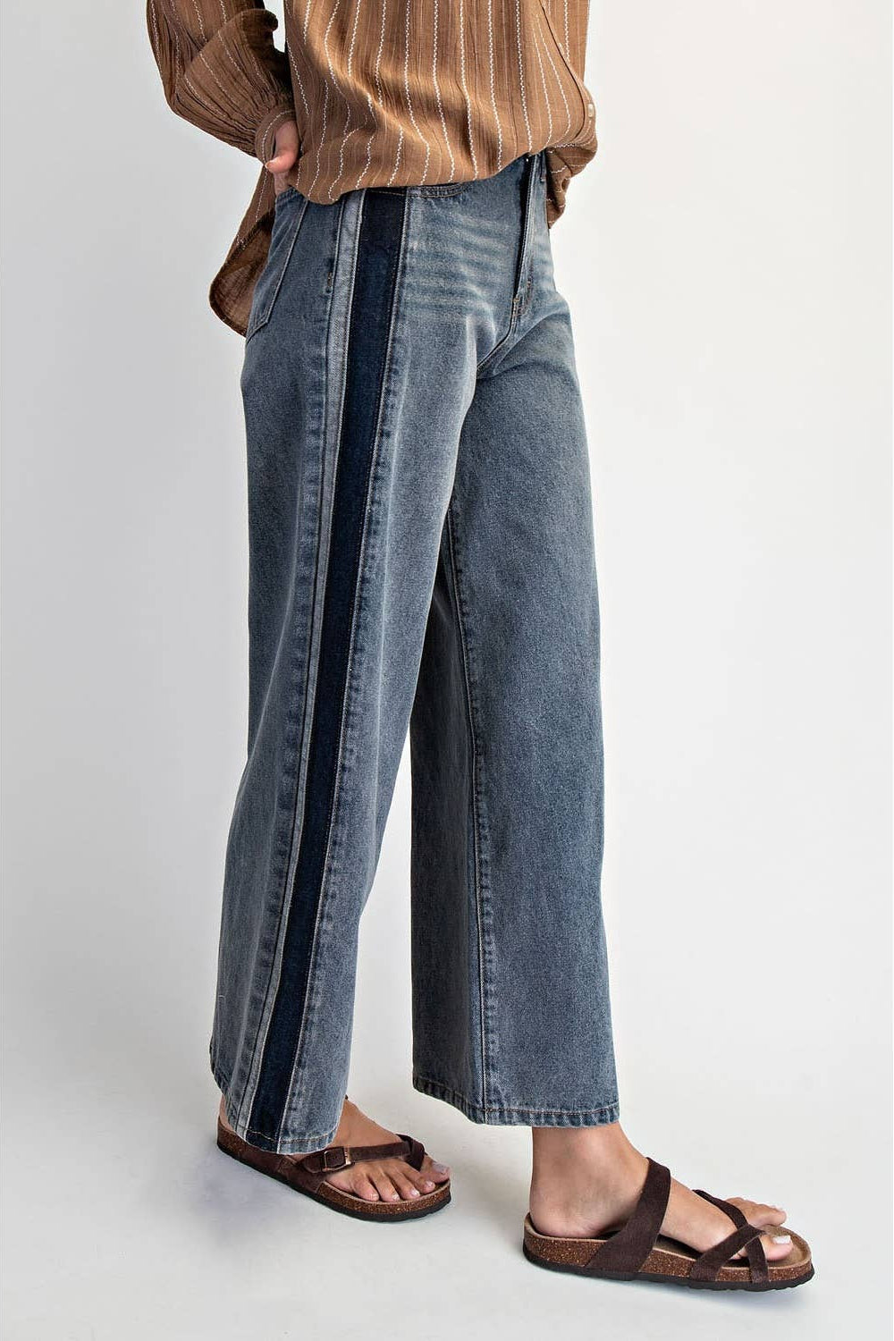 Contrast Side Panel Wide-Leg Jeans