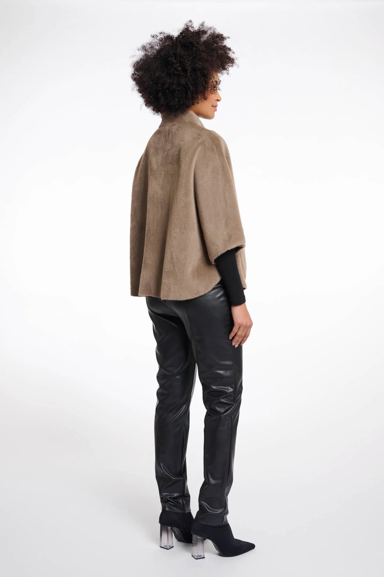 Rino & Pelle Dewi Cape