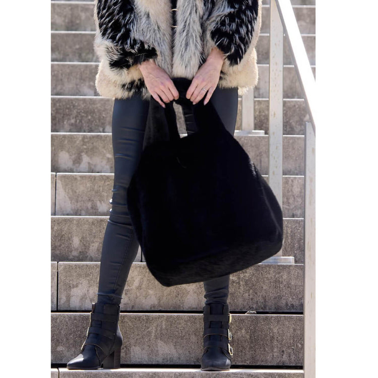 Faux Fur Le Mink Tote black front | MILK MONEY milkmoney.co | women's accessories. cute accessories. trendy accessories. cute accessories for girls. ladies accessories. women's fashion accessories.
