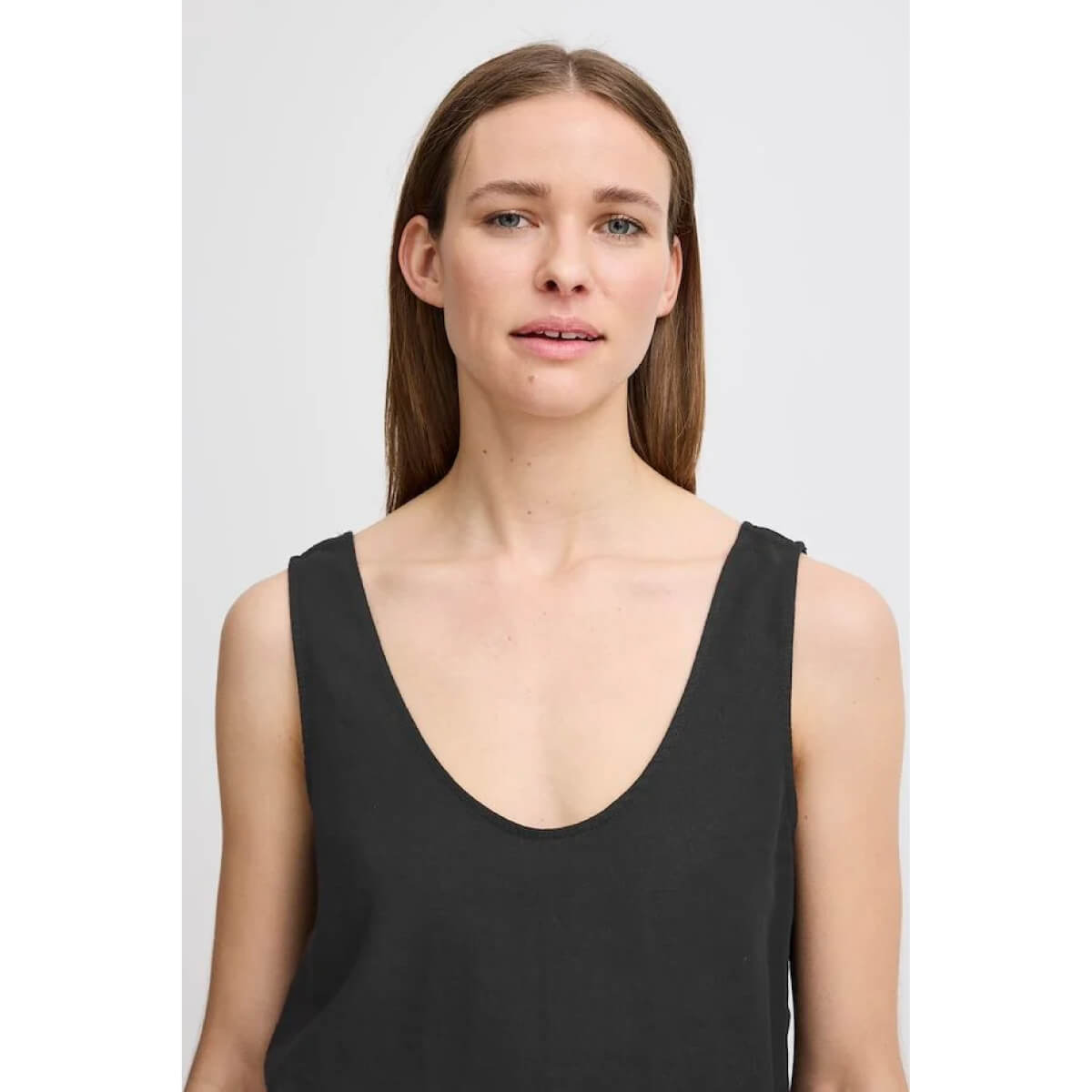 Linen Tank Top black front | MILK MONEY milkmoney.co | cute tops for women. trendy tops for women. cute blouses for women. stylish tops for women. pretty womens tops.