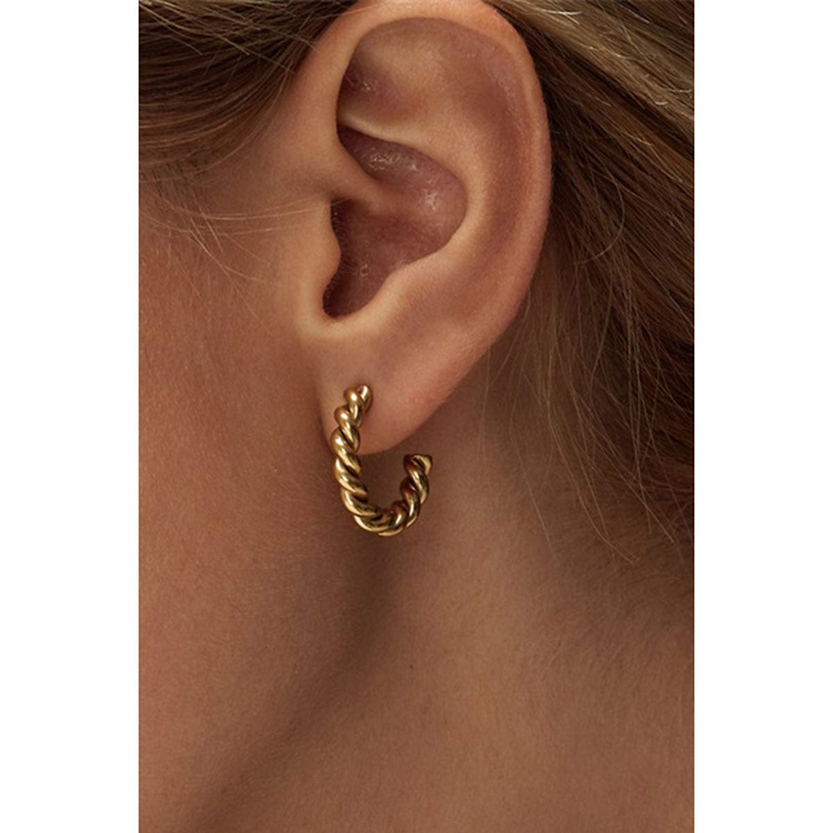 Spiral Twist Hoop Earrings gold medium | MILK MONEY milkmoney.co | cute earring sets. cute dangle earrings. cute hoop earrings. cute cheap earrings. cute cheap earrings. cute small earrings. fun dangle earrings. trendy dangle earrings. affordable earrings. trendy dangle earrings. cute drop earrings. cute trendy earrings. 