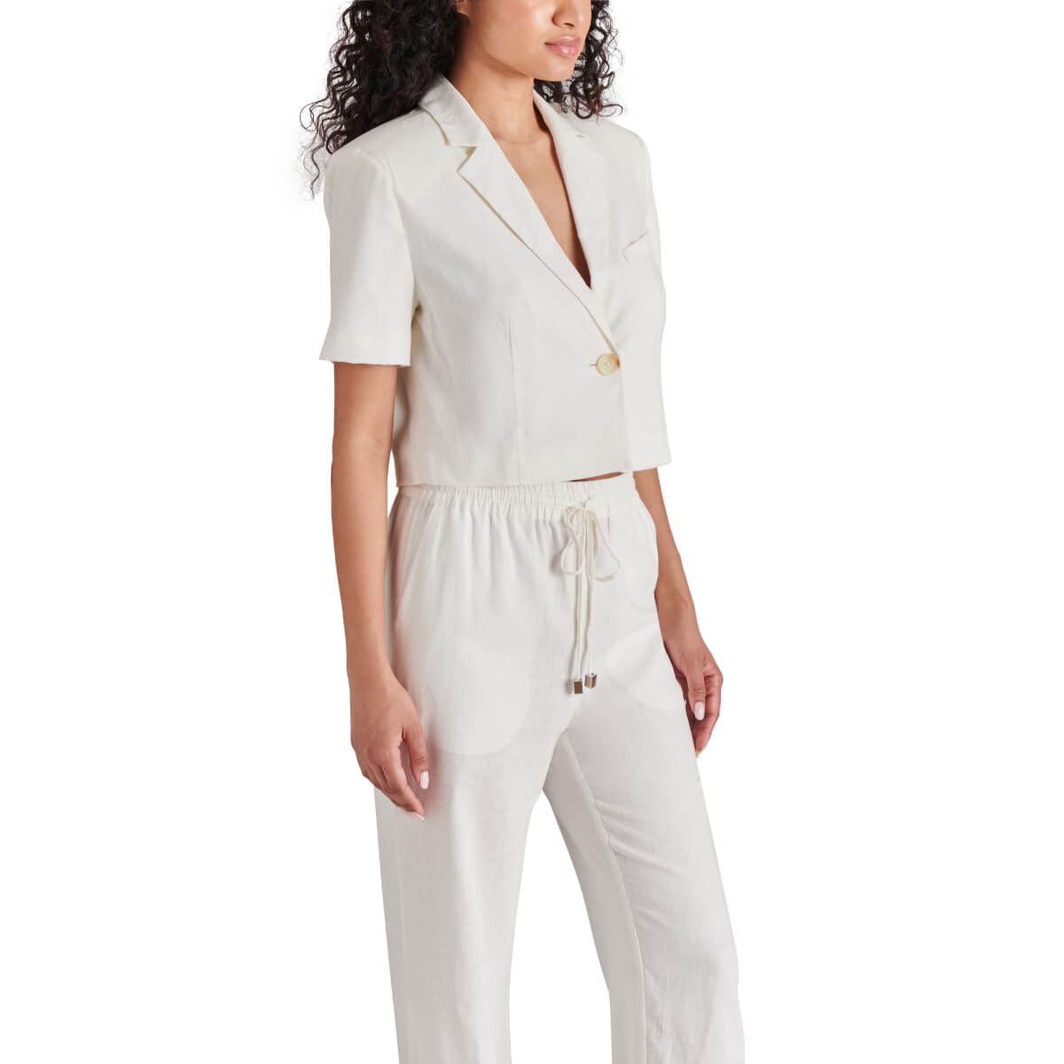 Steve Madden Fayette Crop Blazer cloud white front | MILK MONEY milkmoney.co | cute jackets for women. cute coats. cool jackets for women. stylish jackets for women. trendy jackets for women. trendy womens coats.