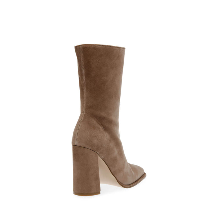 Steve Madden Lockwood Suede Boots oatmeal back| MILK MONEY milkmoney.co | cute shoes for women. ladies shoes. nice shoes for women. footwear for women. ladies shoes online. ladies footwear. womens shoes and boots. pretty shoes for women. beautiful shoes for women.