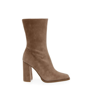 Steve Madden Lockwood Suede Boots oatmeal side  | MILK MONEY milkmoney.co | cute shoes for women. ladies shoes. nice shoes for women. footwear for women. ladies shoes online. ladies footwear. womens shoes and boots. pretty shoes for women. beautiful shoes for women.