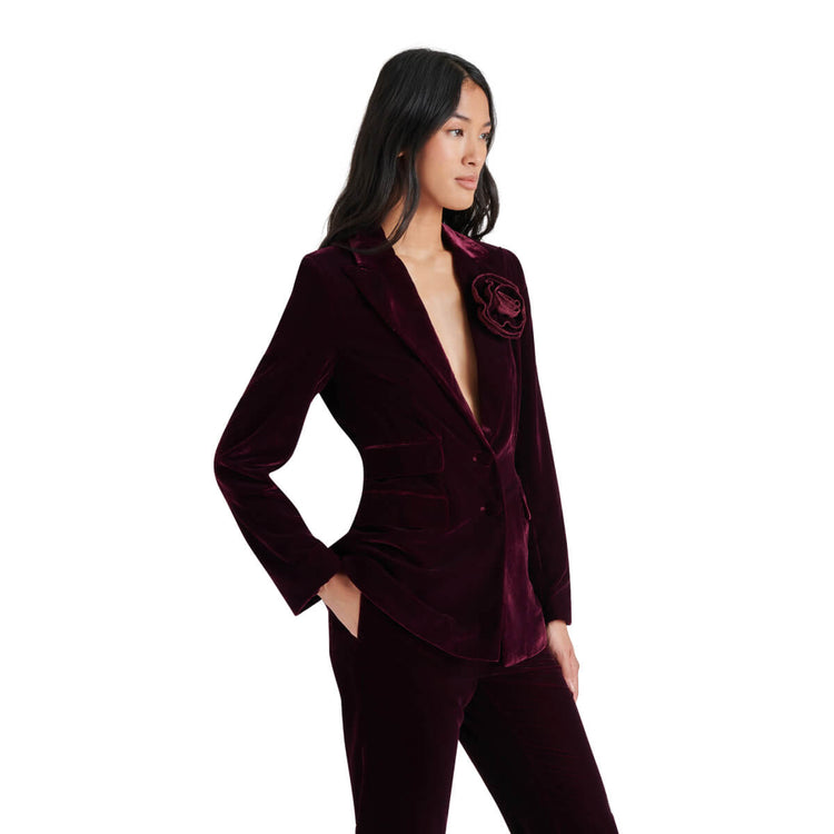 Steve Madden Merene Velvet Blazer wine side | MILK MONEY milkmoney.co | cute clothes for women. womens online clothing. trendy online clothing stores. womens casual clothing online. trendy clothes online. trendy women's clothing online. ladies online clothing stores. trendy women's clothing stores. cute female clothes.
