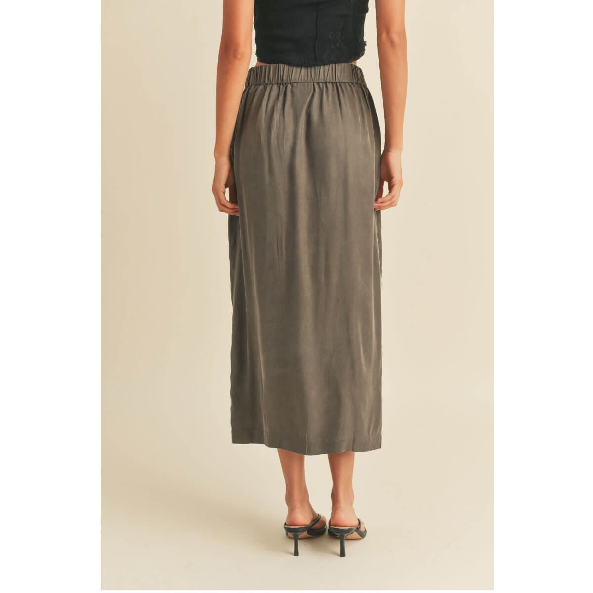 Suede Button-down Cargo Skirt olive back | MILK MONEY milkmoney.co | cute clothes for women. womens online clothing. trendy online clothing stores. womens casual clothing online. trendy clothes online. trendy women's clothing online. ladies online clothing stores. trendy women's clothing stores. cute female clothes.