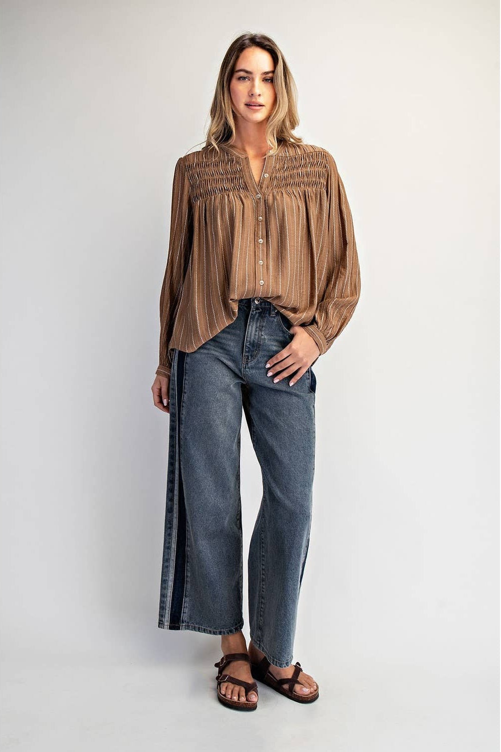 Contrast Side Panel Wide-Leg Jeans