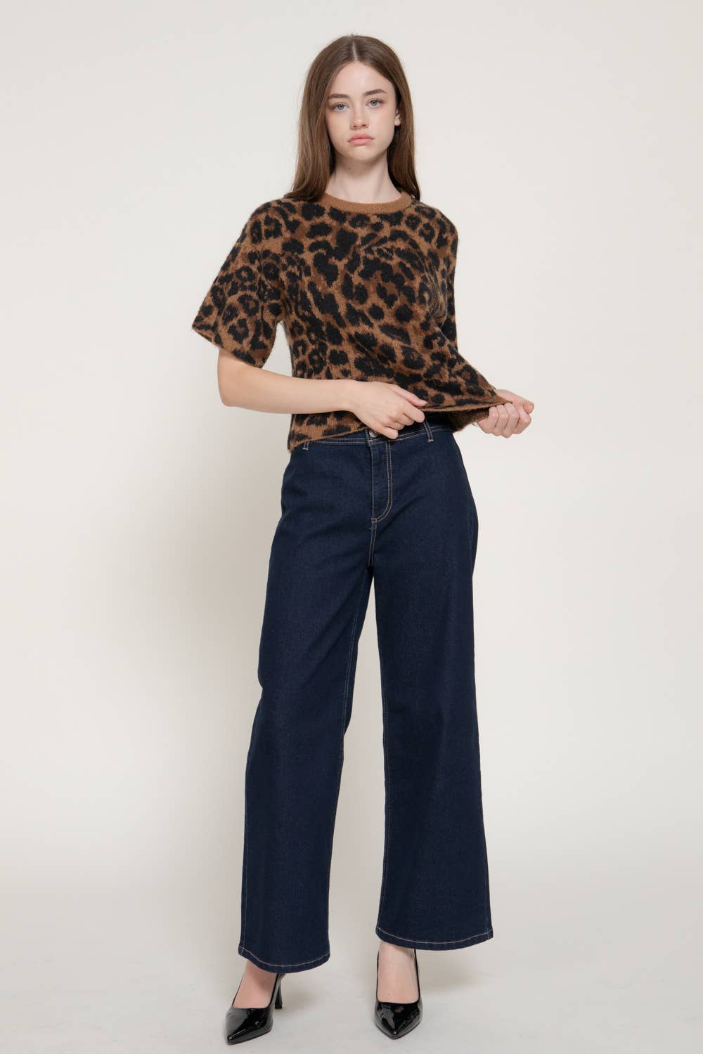 Short Sleeve Leopard Sweater Top