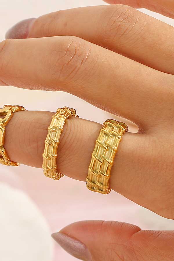 Braided Rattan Style Ring gold pair model | MILK MONEY milkmoney.co | cute rings, simple rings, casual rings, simple rings for women, trendy rings, cute rings for women, cute cheap rings, casual rings for women