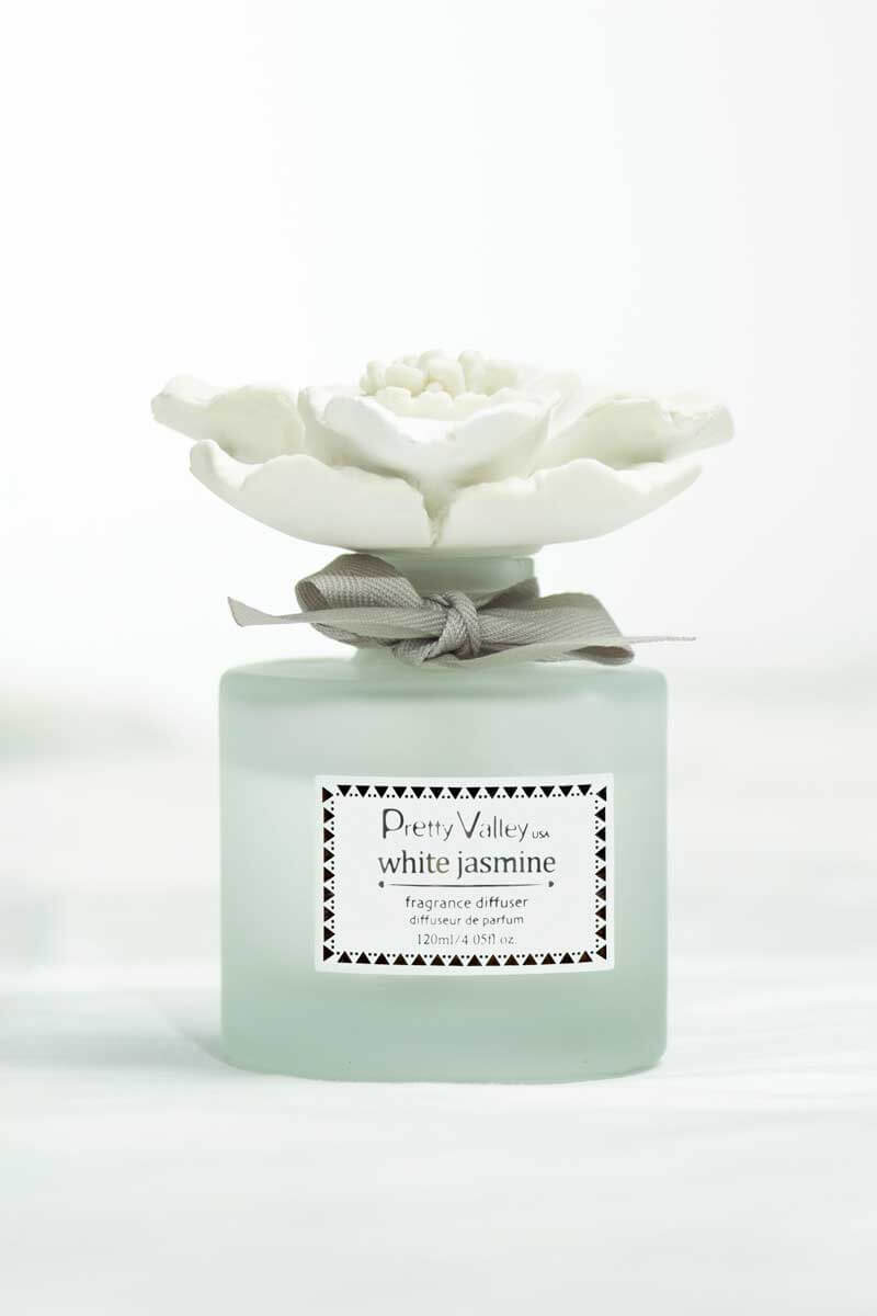 Ceramic  Flower White Jasmine Diffuser Set white front | MILK MONEY milkmoney.co | home decor, home fragrance, diffuser, cute home decor