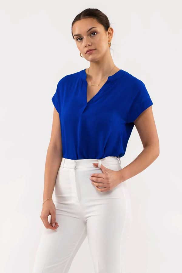 Everyday V-Neck Short Sleeve Top royal blue front | MILK MONEY milkmoney.co | cute clothes for women. womens online clothing. trendy online clothing stores. womens casual clothing online. trendy clothes online. trendy women's clothing online. ladies online clothing stores. trendy women's clothing stores. cute female clothes.