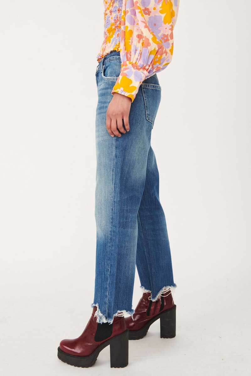 Maggie Mid Rise Straight-Leg Jean by Free People blue side | MILK MONEY milkmoney.co | jeans for women. blue jeans for women. trendy jeans. denim jeans for women. cute jeans for women. free people clothing. boho chic clothing. bohemian fashion.